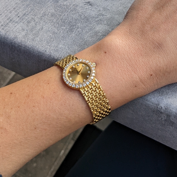 Baume & Mercier Solid Gold Classic Watch - Picture 9 of 12